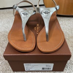 Coach Women's size 8 M Silver metallic t-strap sandal